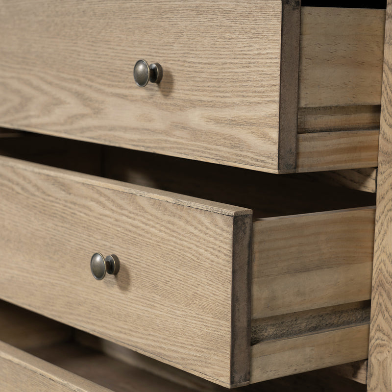 Hamptons Heritage / Providence  7 -Drawer Tallboy Dresser with Classic Turned Legs